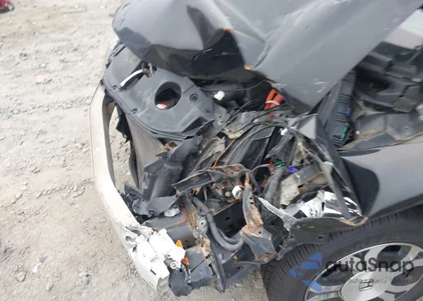 2013 Honda Civic Hybrid z USA, uszkodzony, nr VIN 19XFB4F28DE000717